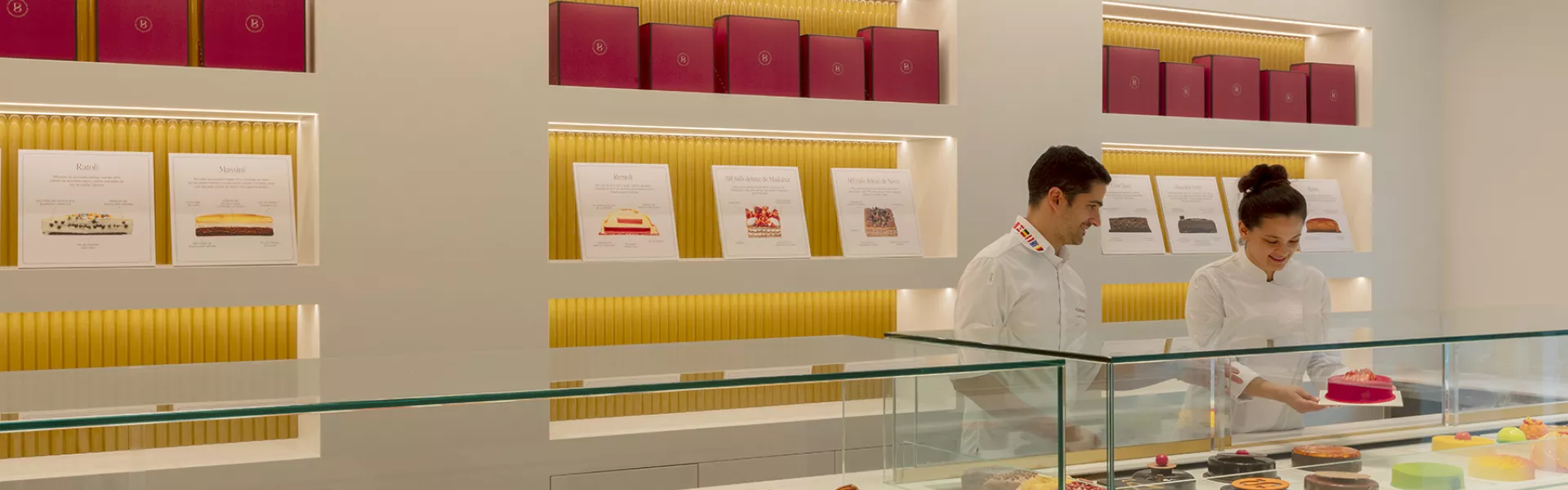 Le dolci creazioni di La Pastisseria Barcelona  brillano con HIMACS