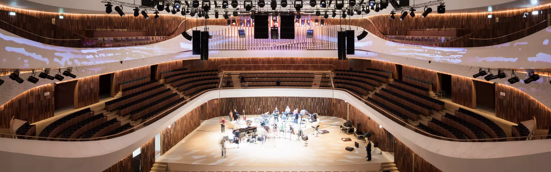 Zaryadye Concert Hall in Moscow with HIMACS