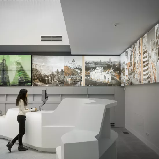 HIMACS: Redesign of the Tourist Office at Plaza Mayor in Madrid