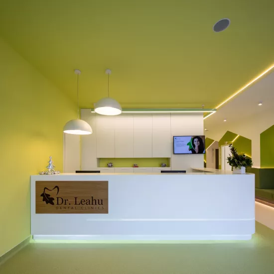 The hygienic properties of HIMACS for a dental clinic’s reception area